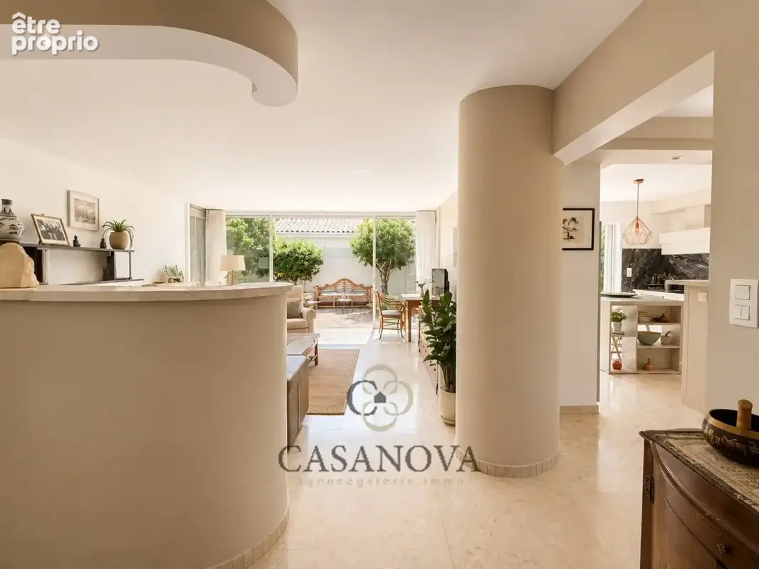 Maison 191 m² avec jardin paysager, jacuzzi et garage au centre de Pérols - photo 17