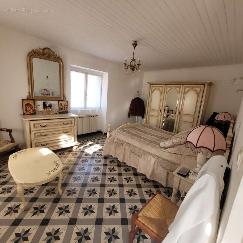 Maison à SAINT-MARTIN-DE-VALGALGUES