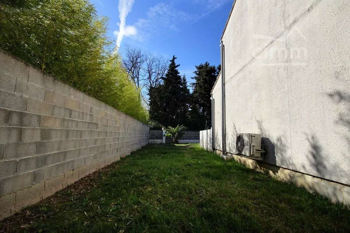 Maison à MONTELIMAR