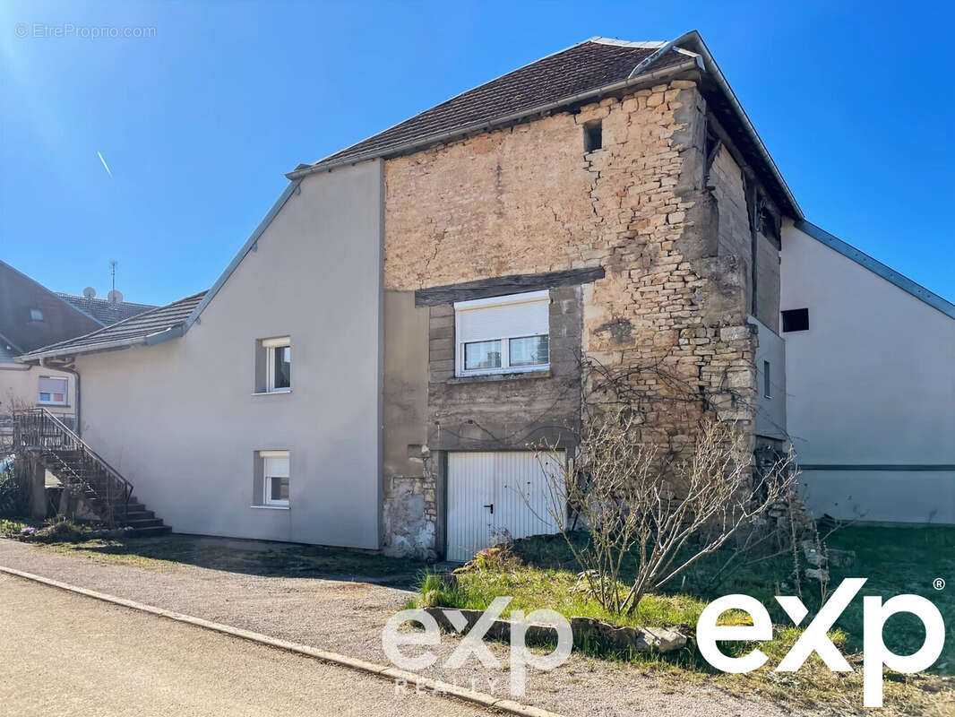 Maison à FOUCHERANS