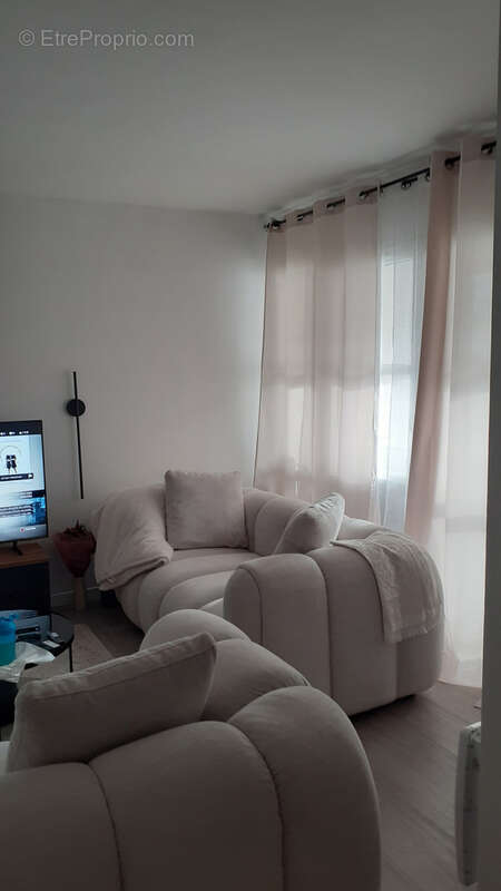 Appartement à EZANVILLE