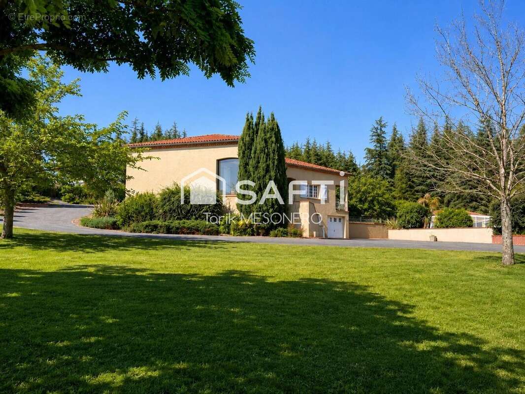 Maison 210 m² à L'isle-De-Noe  - photo 2