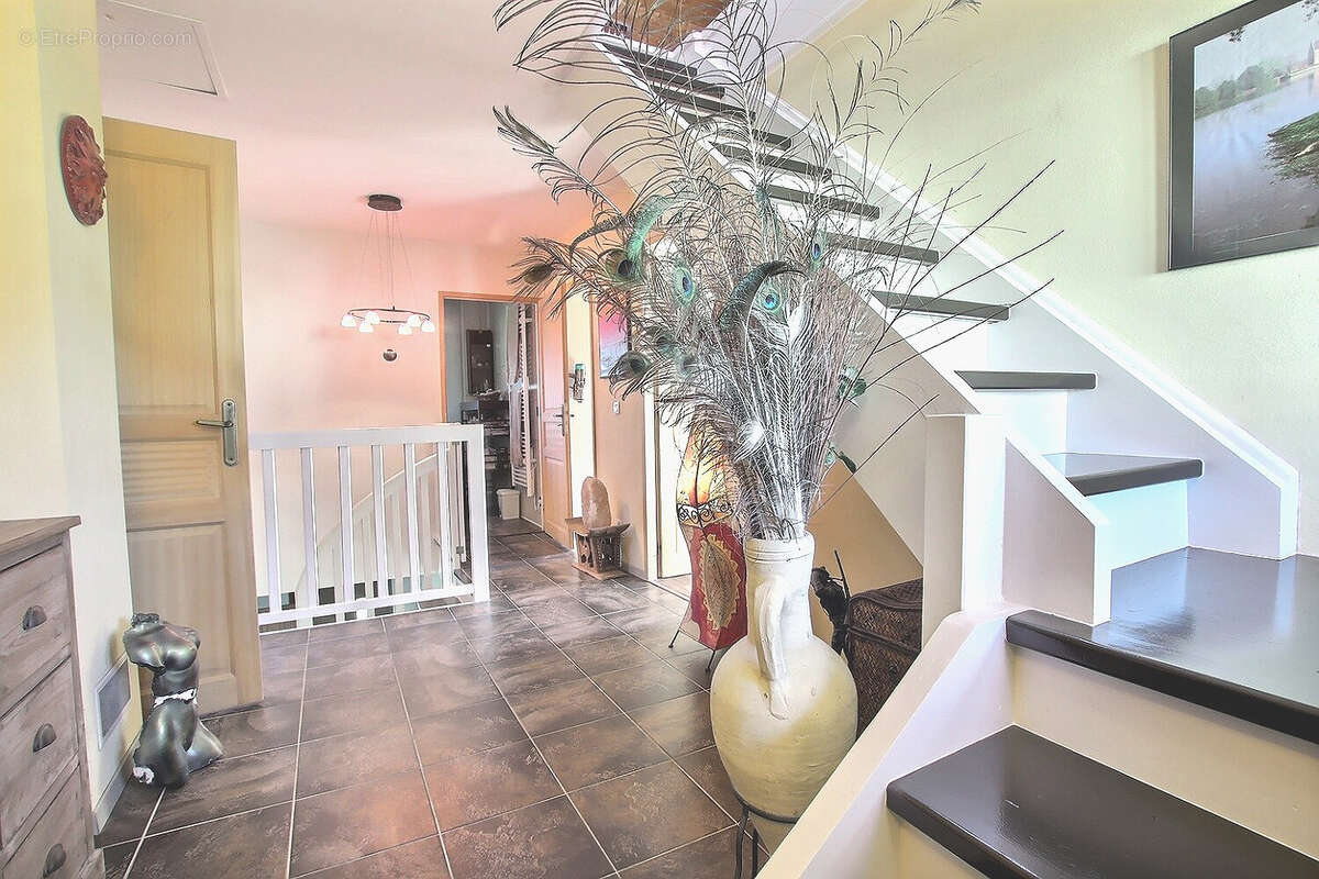 Maison à LA ROCHE-SUR-FORON