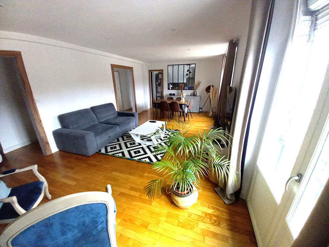 Appartement à FOUGERES