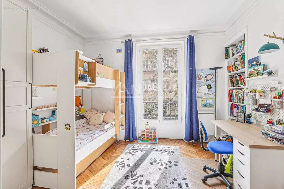 Appartement à PARIS-10E