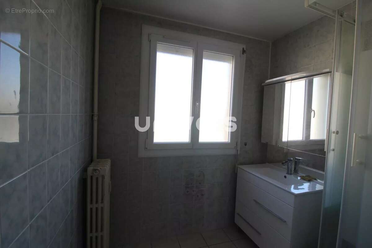 Appartement à GUILHERAND-GRANGES