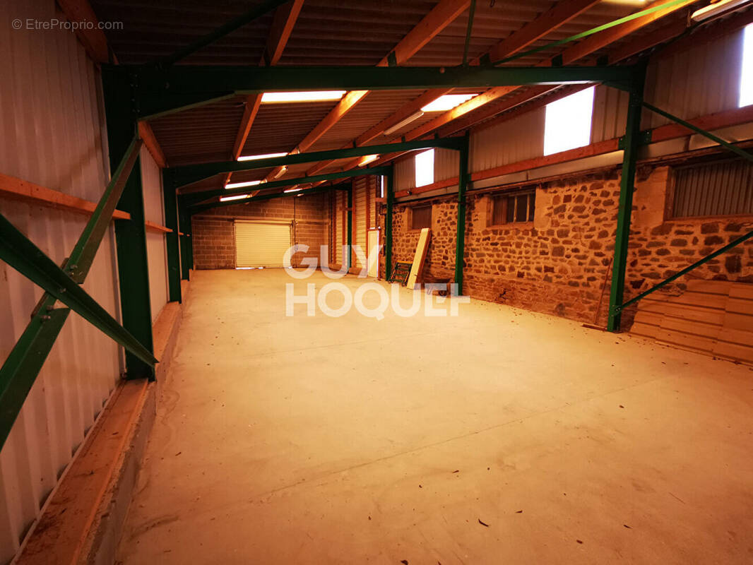 Commerce à MONTAUBAN-DE-BRETAGNE