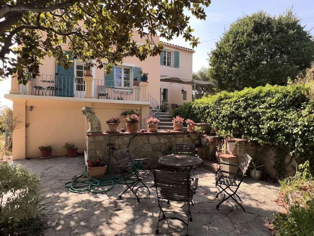 Maison à LE CASTELLET