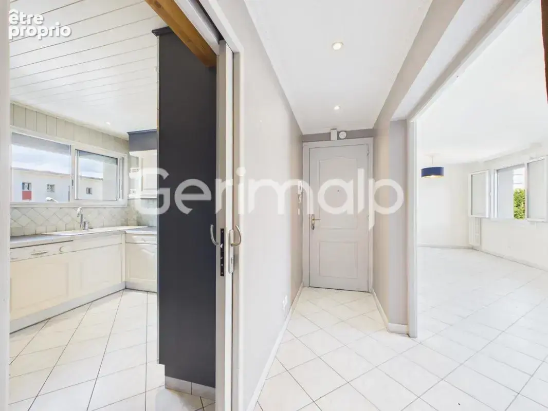 Vente - Appartement - 4 pièces + cuisine - 78 m² - 380 000 € - - photo 12