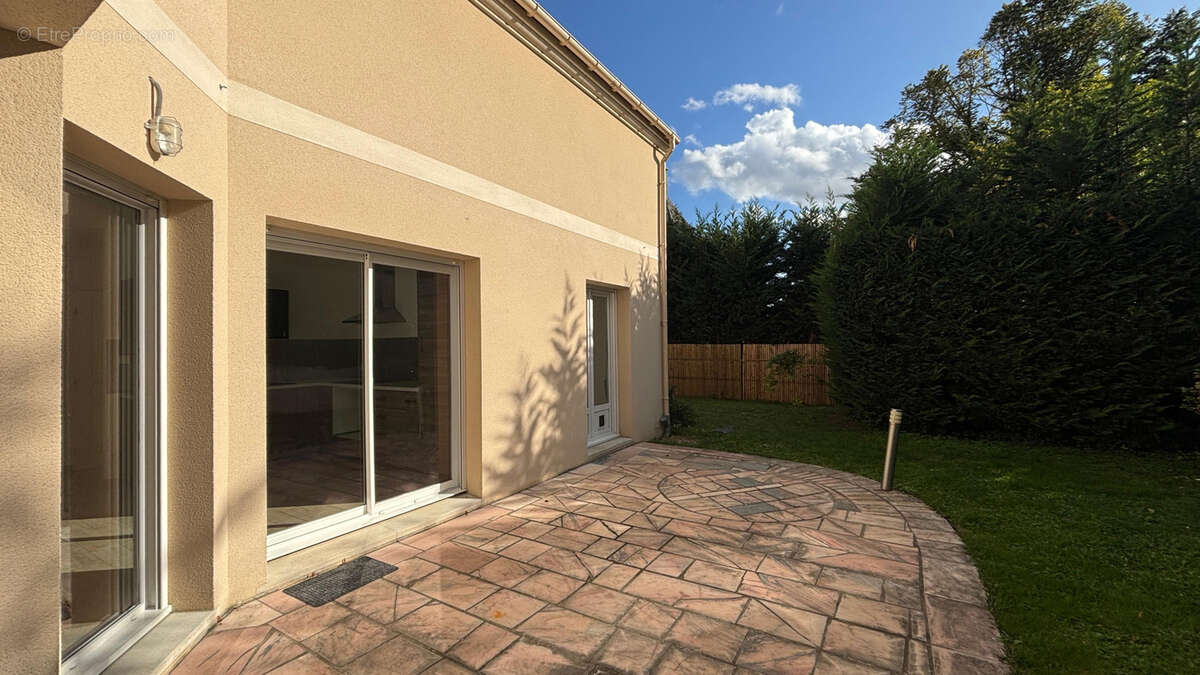 Maison à L&#039;ETANG-LA-VILLE