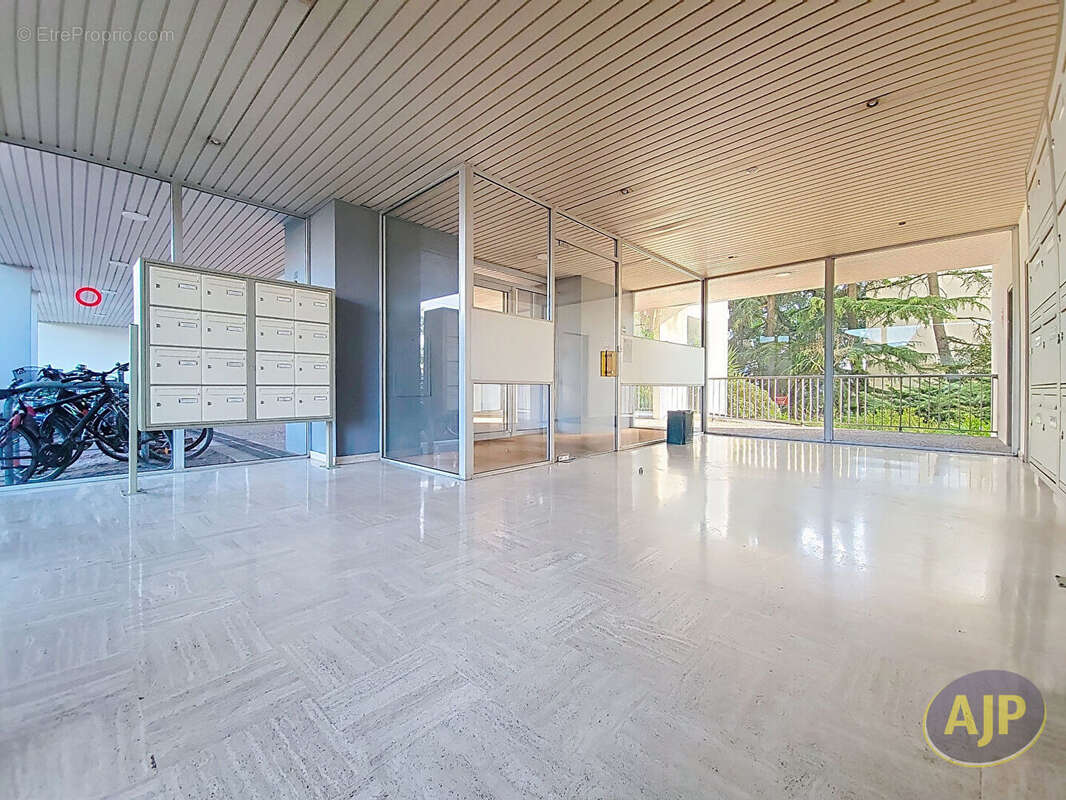 Cauderan Primrose-T2 48 m2-Balcons - photo 8