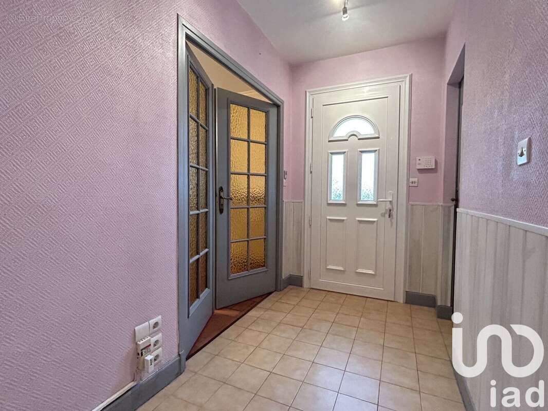 Photo 5 - Maison à SAINT-SULPICE-DE-POMMERAY