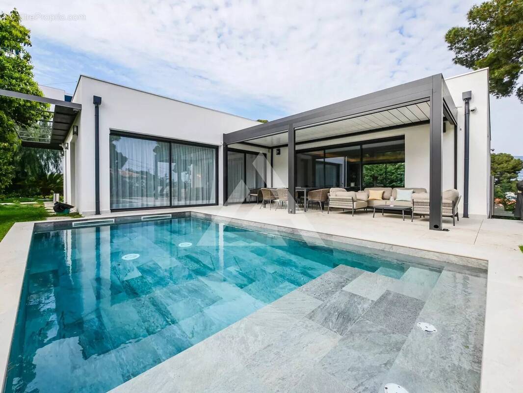 Maison à ROQUEBRUNE-CAP-MARTIN