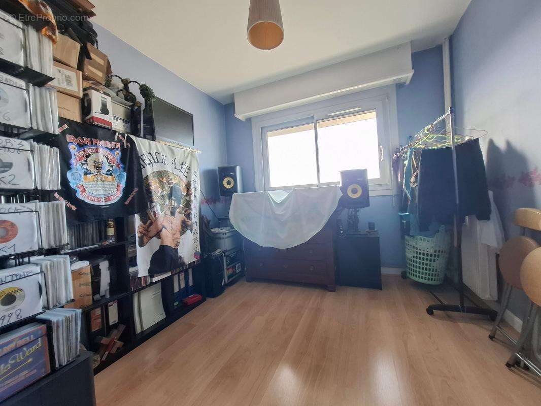 A VENDRE - Appartement 67 m² 2 chambres à vendre proche tram et commerces - photo 7