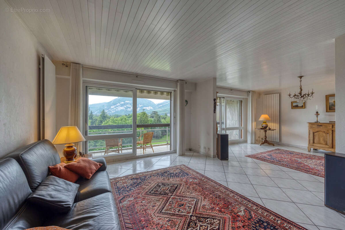 Appartement à SAINT-EGREVE