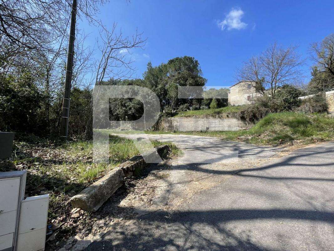 Terrain à BAGNOLS-SUR-CEZE