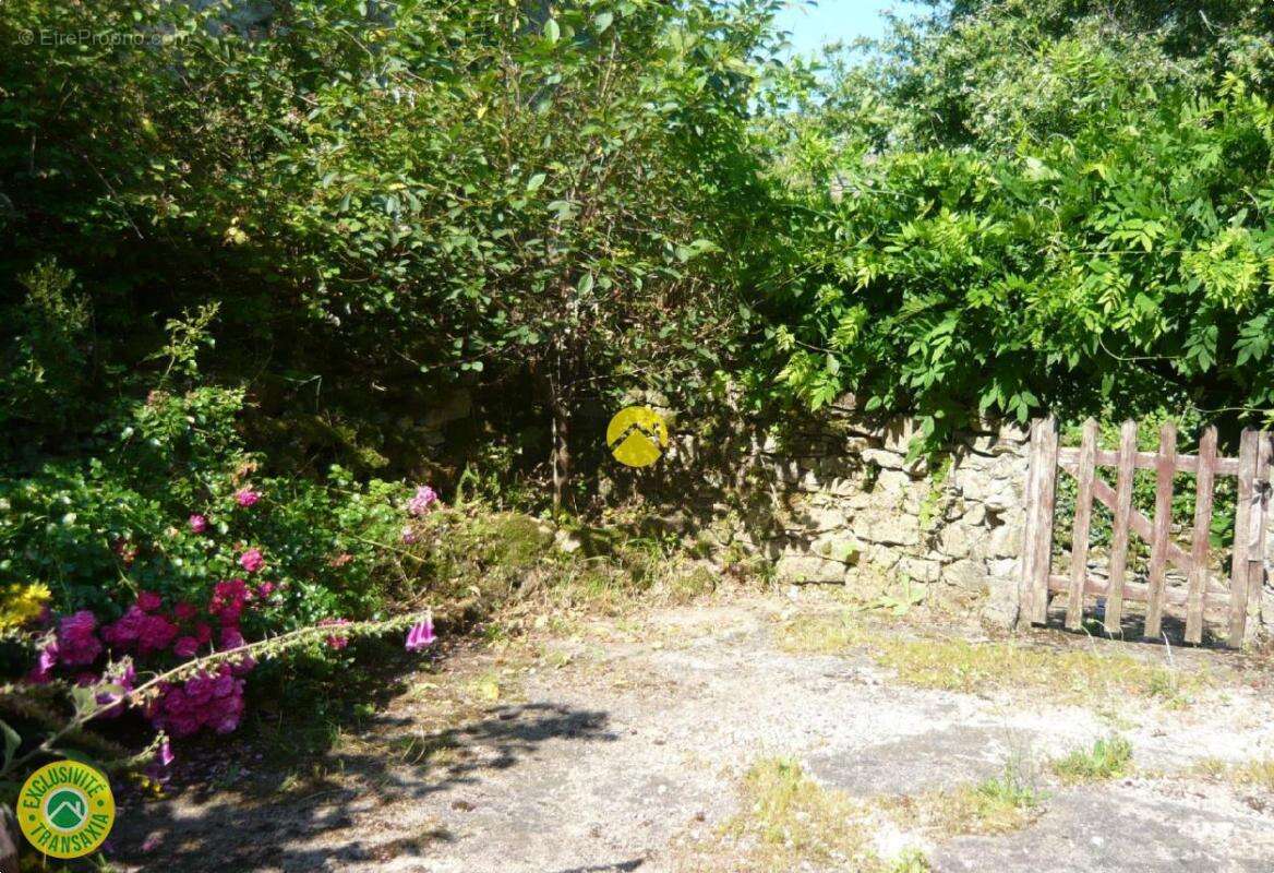 Maison à DUN-LE-PALESTEL