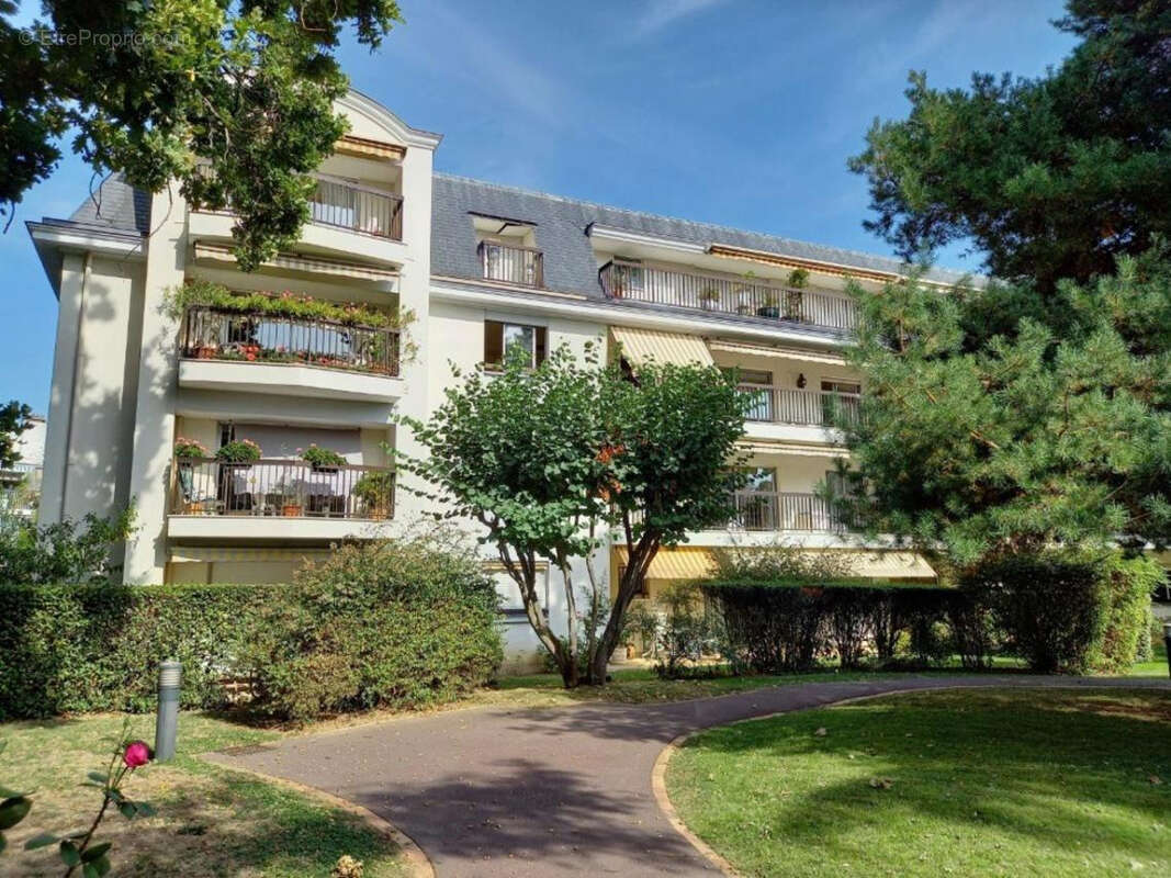 Appartement à BOURG-LA-REINE