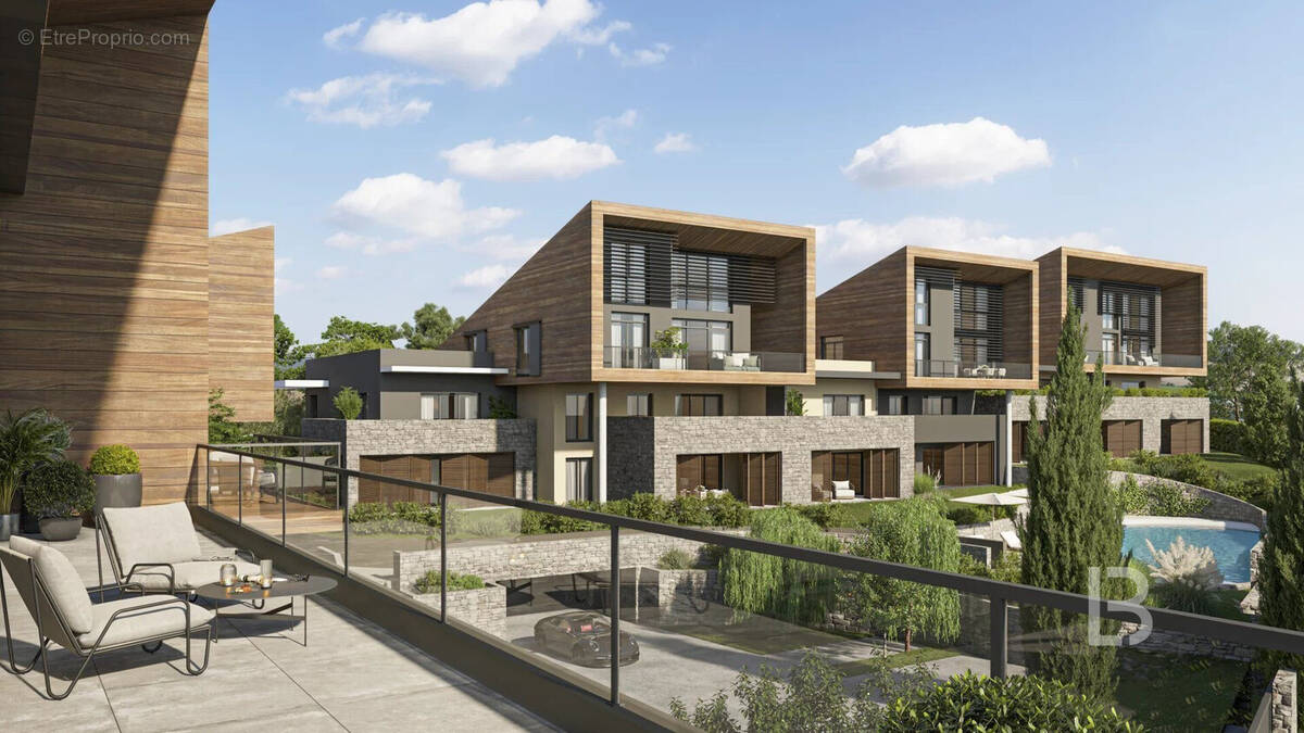 Appartement à CHATEAUNEUF-GRASSE