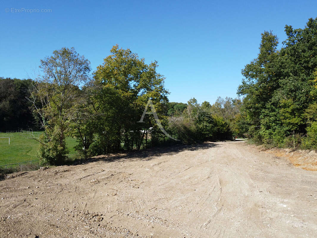Local commercial Saintes 275 m2 - photo 15