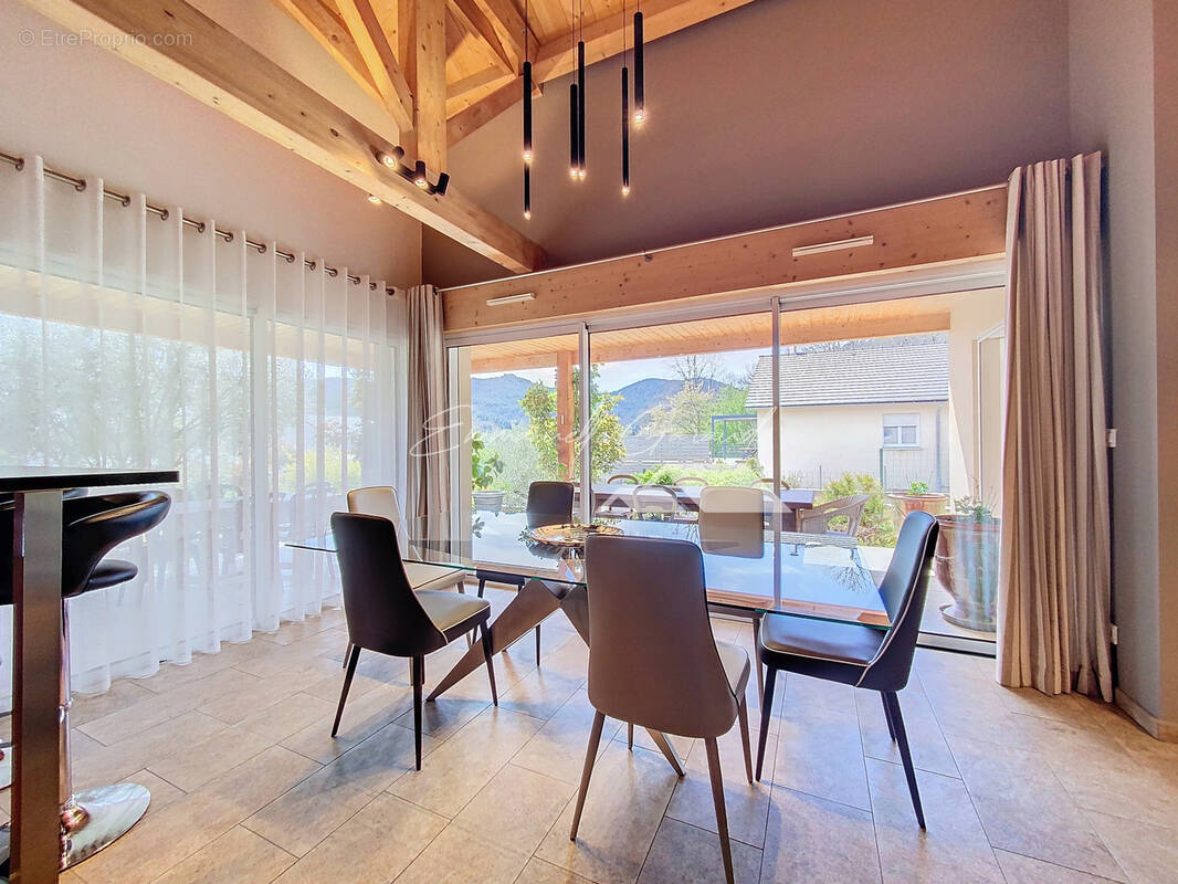 Maison à SAINT-JEAN-DU-BRUEL