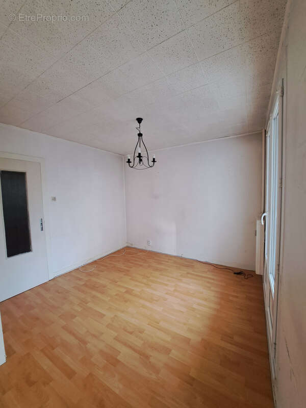 À vendre   Appartement 4 pièces avec balcons et cave   Saint-Max, quartier Jean XXIII - photo 2