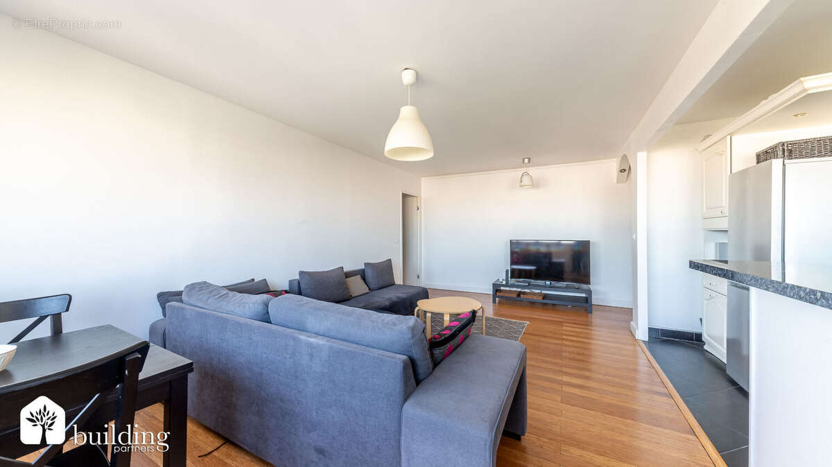 Appartement à COURBEVOIE