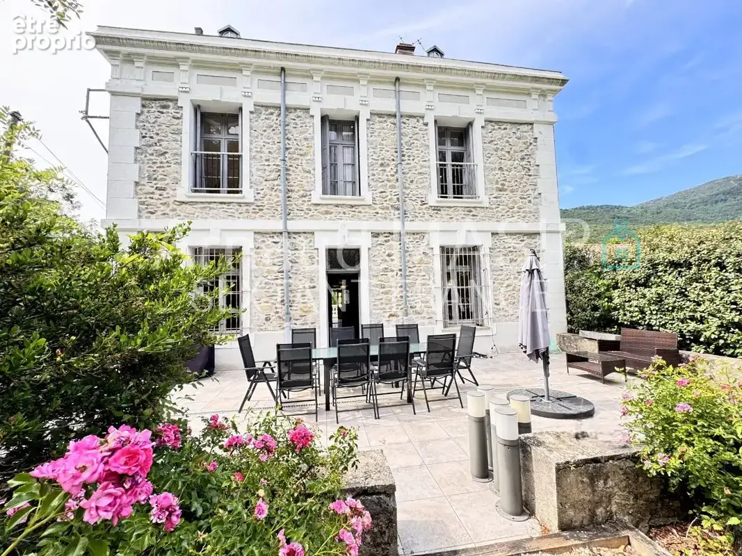 Sublime authentique chateau totalement renove au coeur du pays cathare, piscine, vue chateau - photo 16