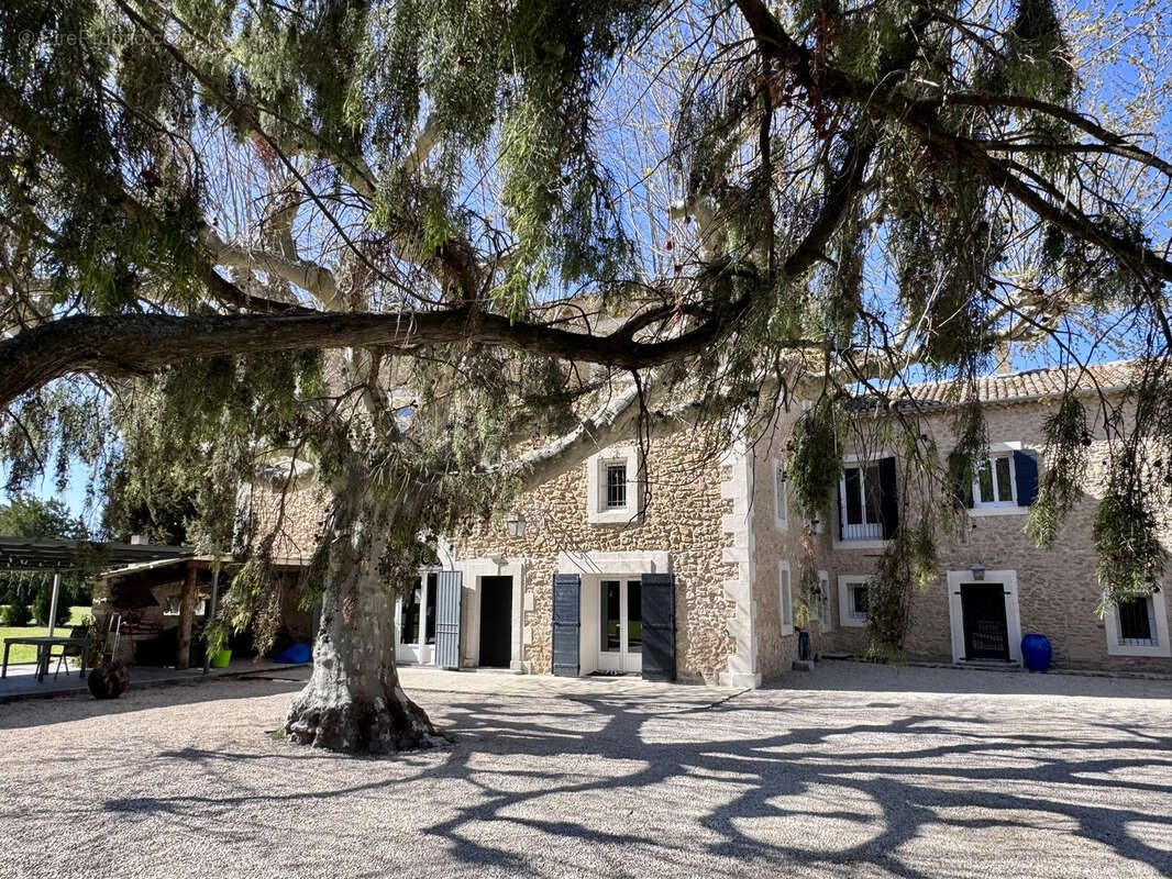 Maison à L'ISLE-SUR-LA-SORGUE