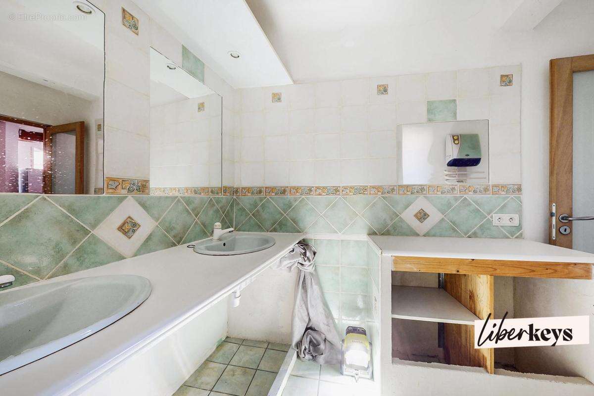 Appartement à SAINT-MAXIMIN-LA-SAINTE-BAUME