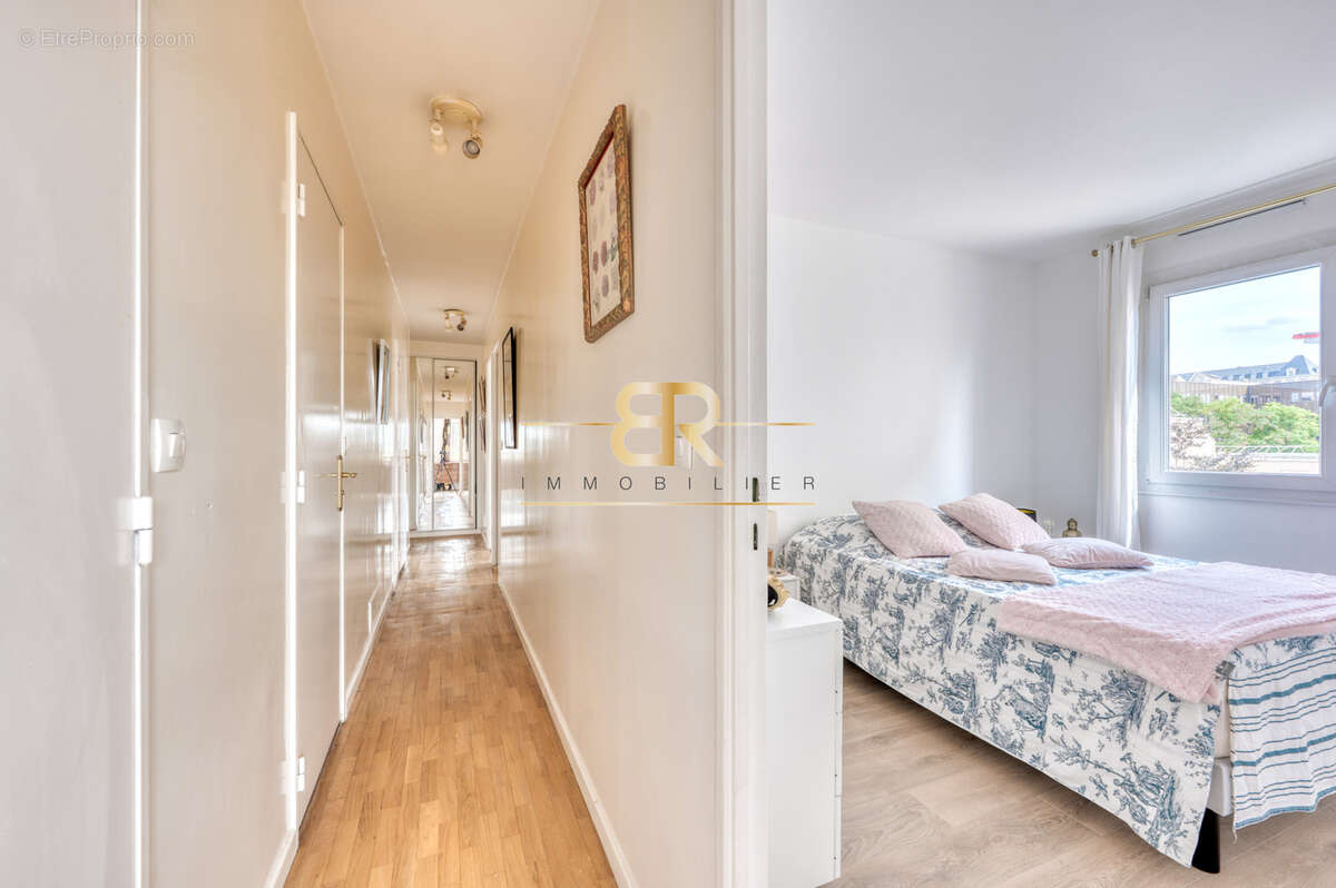 Dernier étage / traversant / terrasse / 4 chambres / box - photo 12