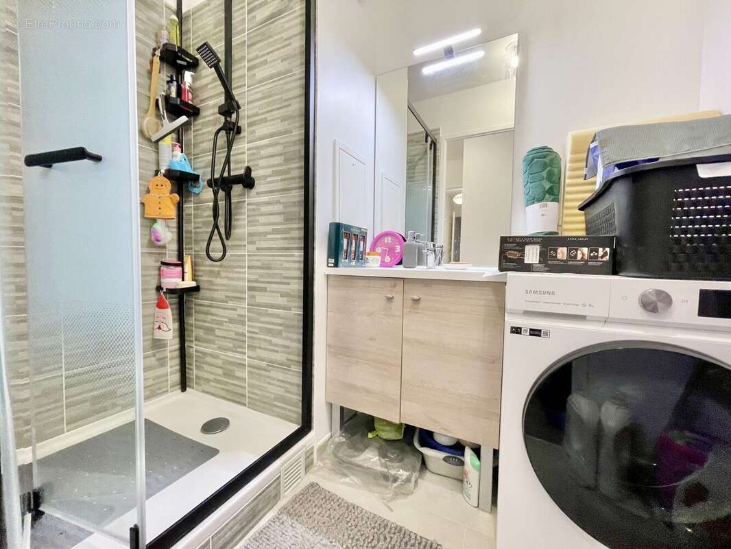 Appartement à VAUJOURS