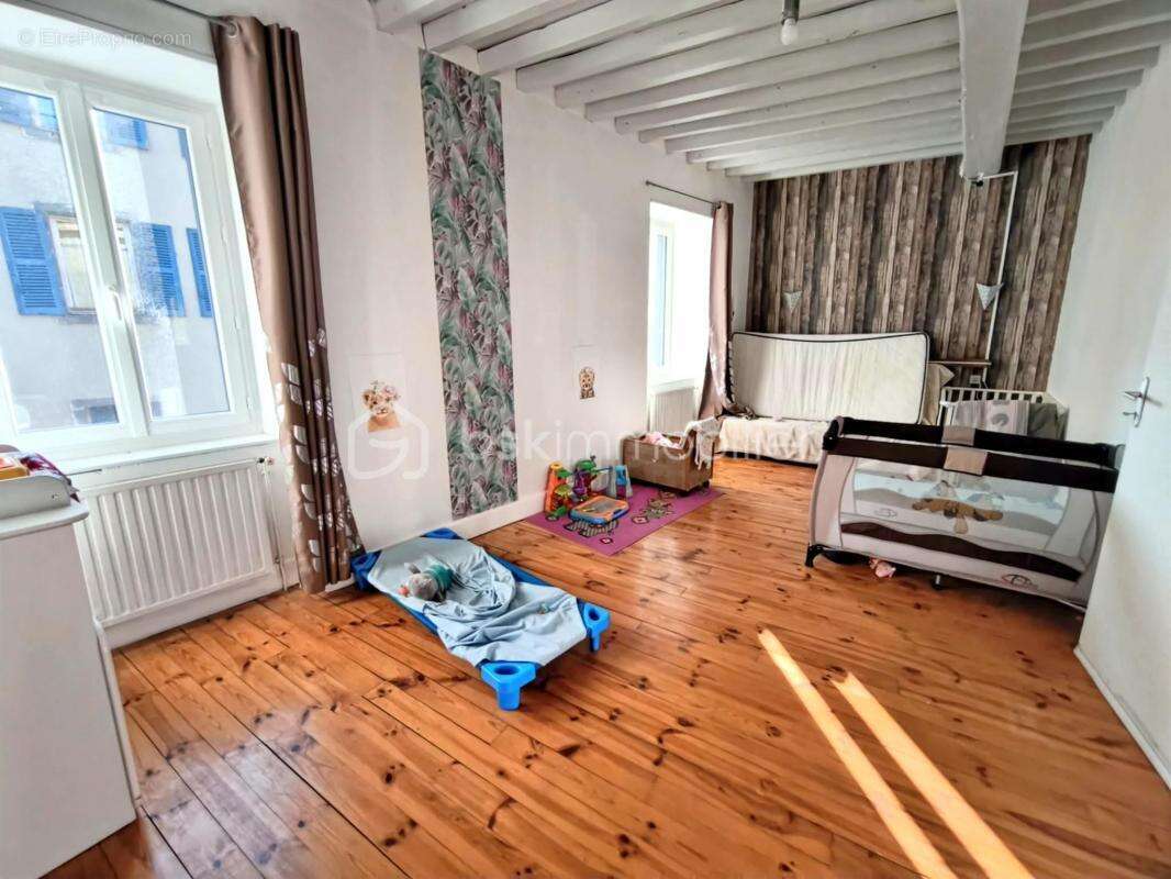 Maison à NOIRETABLE