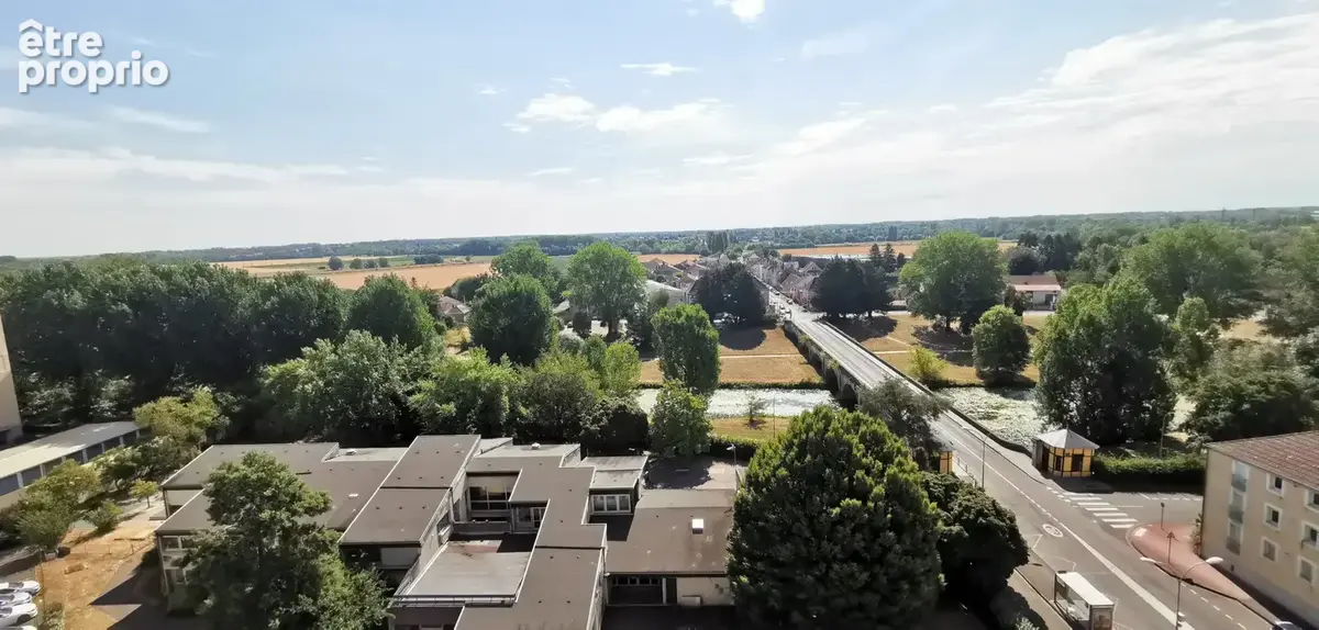 Vue exceptionnelle   76 m2   10e étage avec ascenseur   parking + cave   110 000 € - photo 14
