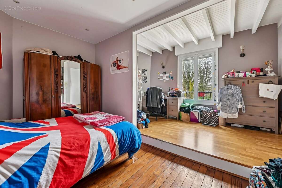 Maison à SAINT-MAUR-DES-FOSSES