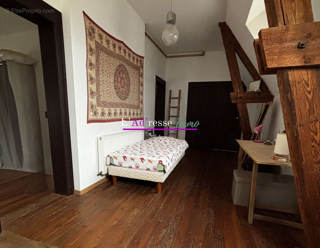 Maison à CROISILLES