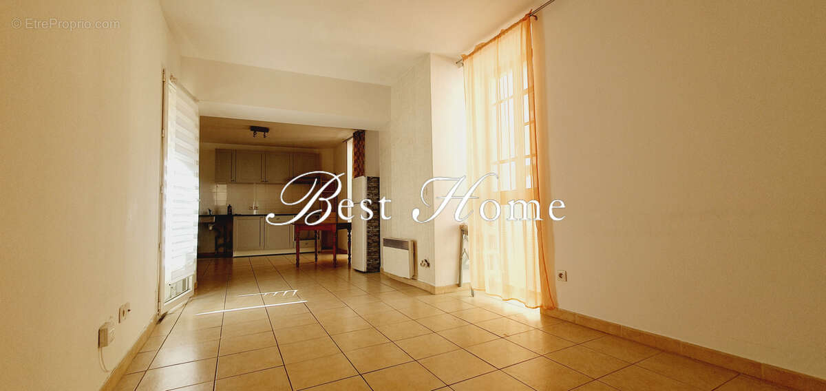 Vente appartement Proche Daudet et Arènes , A vendre Appartement de type 3 en 1er étage avec balcon - photo 3
