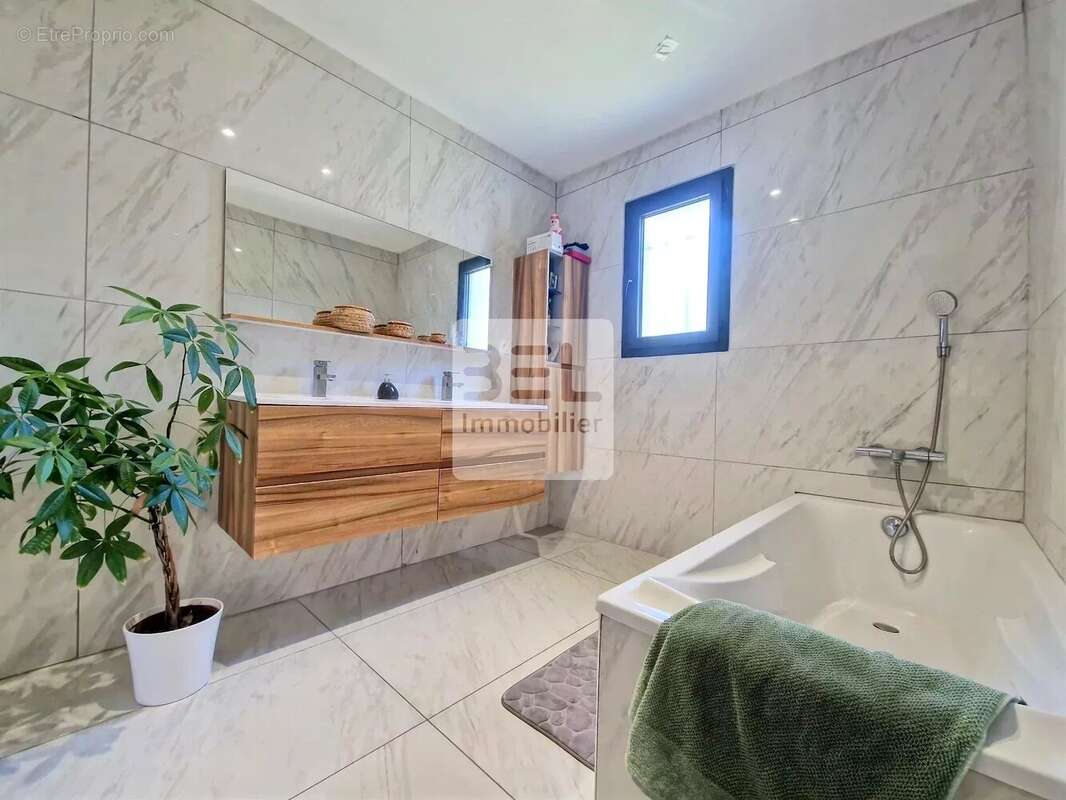 Maison à ROCHEFORT-DU-GARD