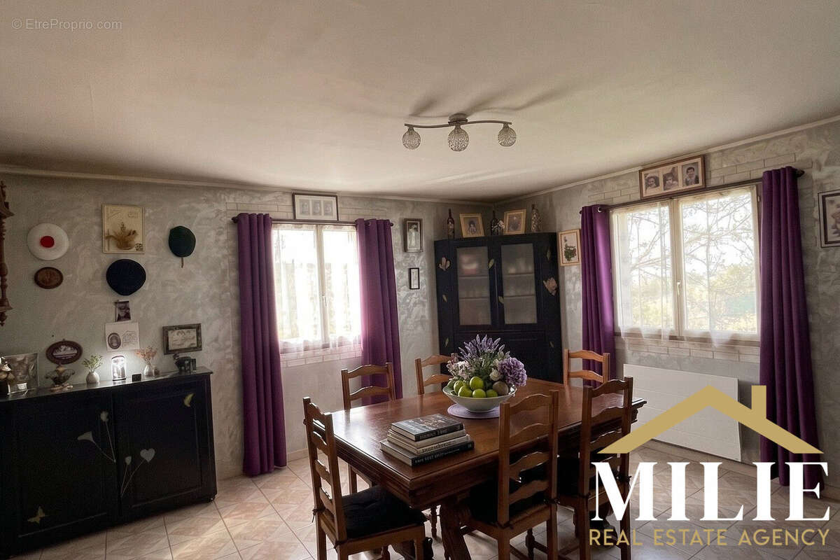 Maison à CUGES-LES-PINS