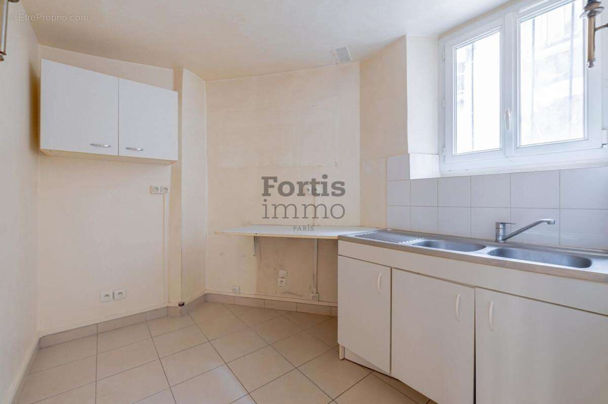 Appartement à PARIS-3E
