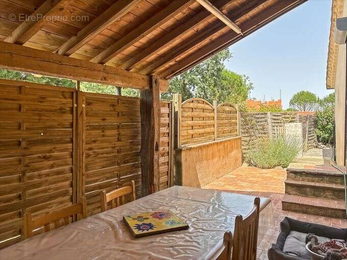 Non loin de FLEURANCE, village avec écoles, maison de charme habitable de plain pied avec jardin - photo 13