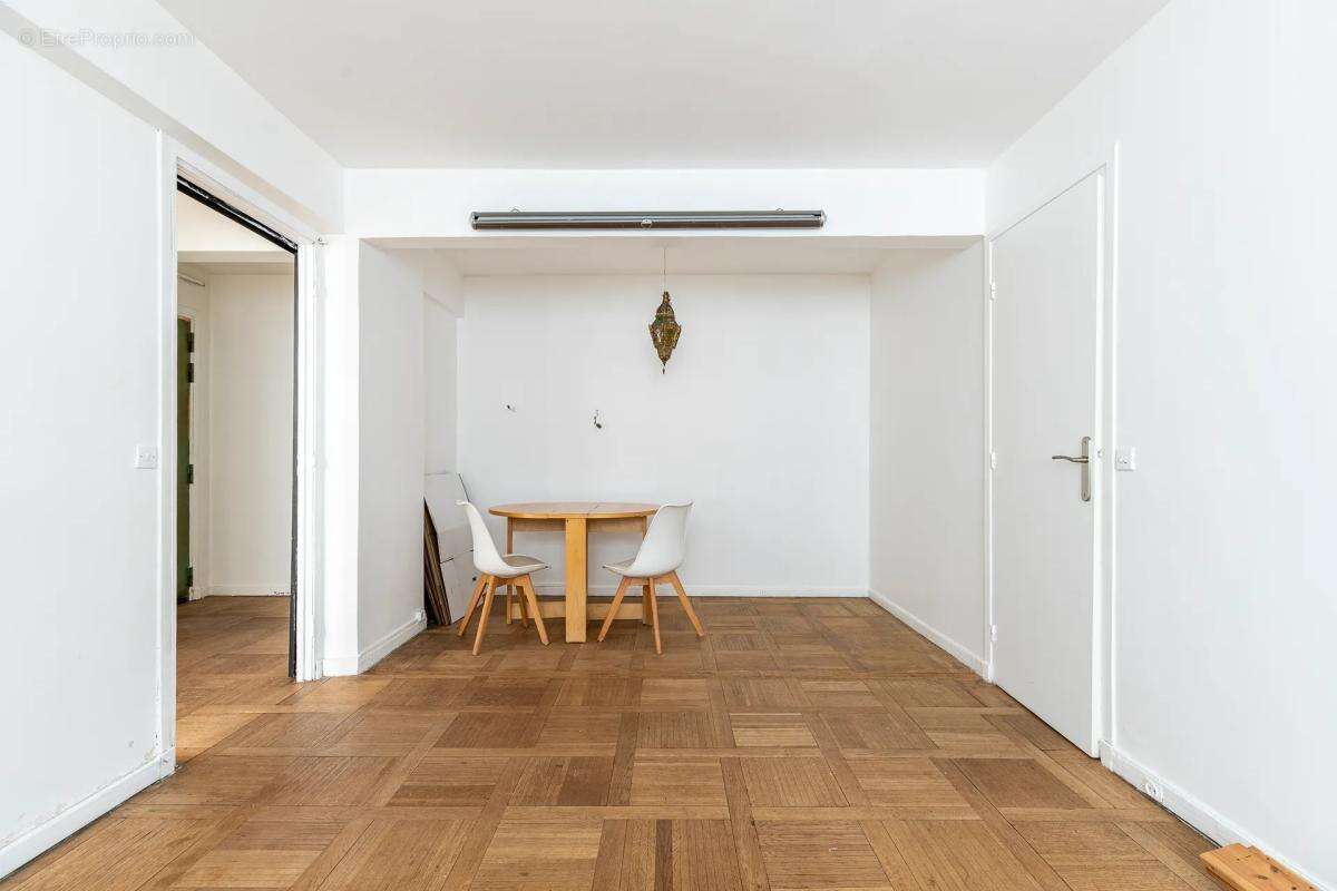 Appartement à PARIS-15E