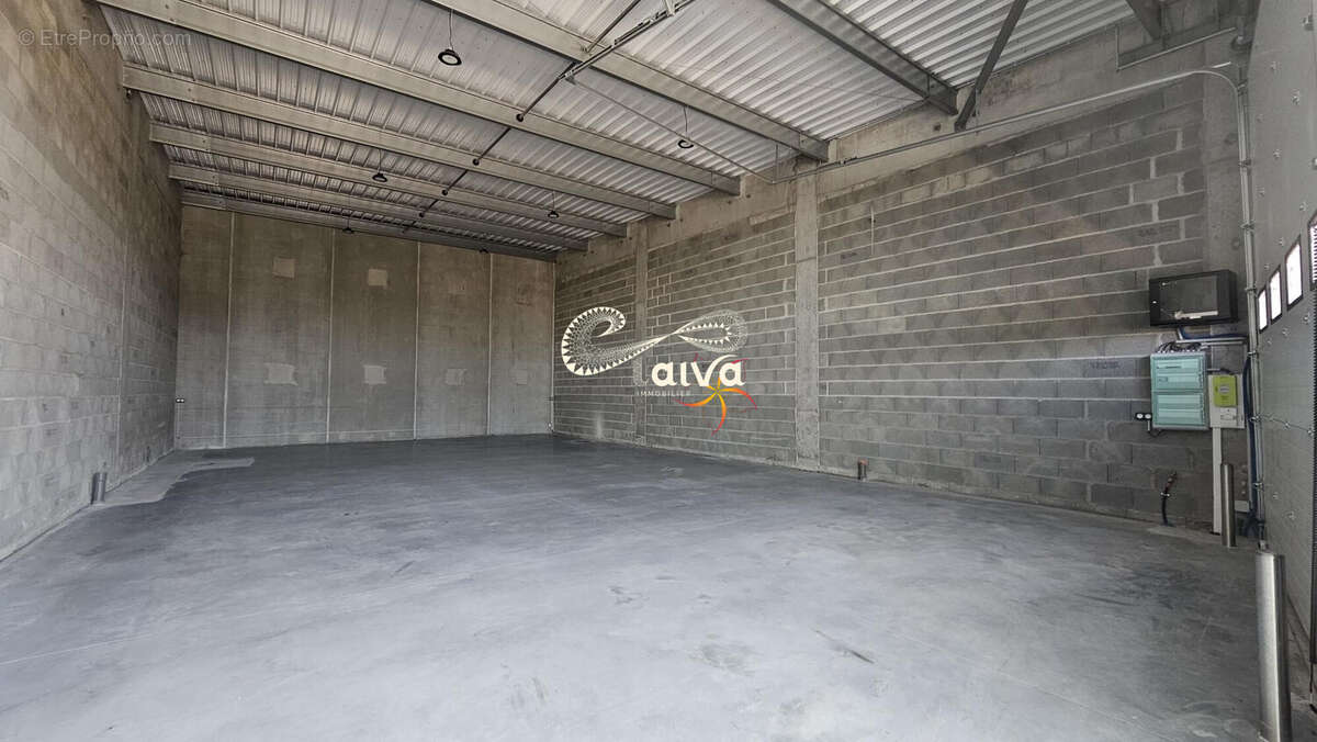 Commerce 177 m² à Miniac-Morvan  - photo 4
