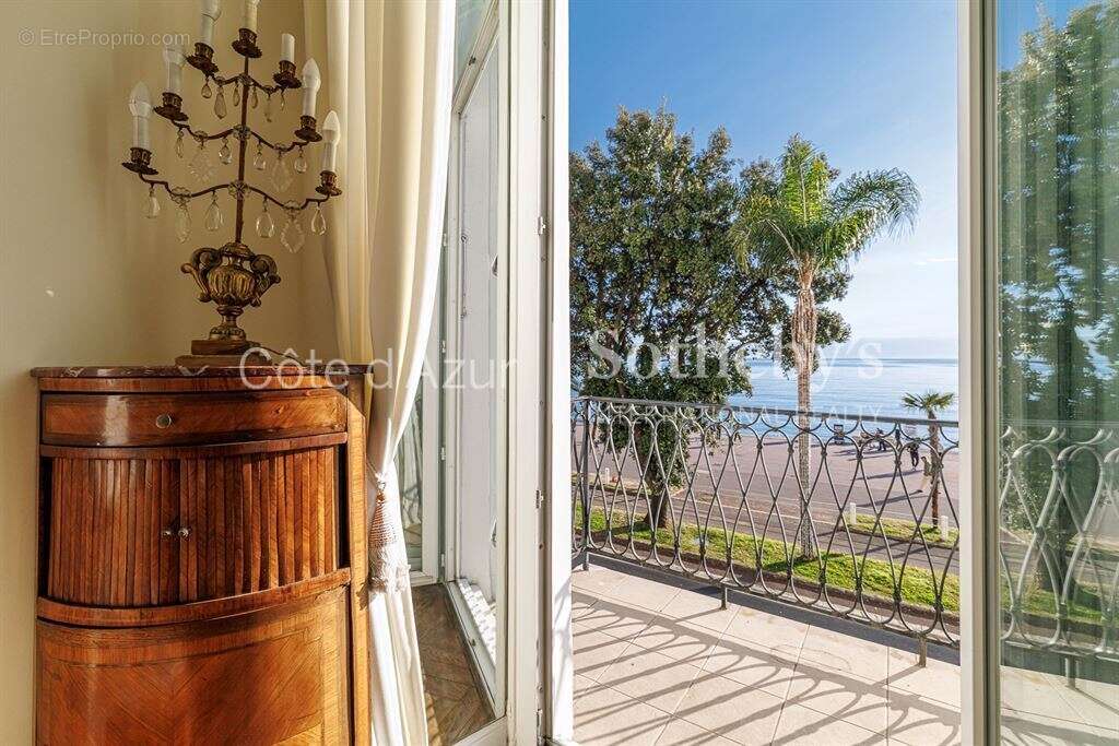 Nice Quai des États-Unis appartement 2 pièces face mer en exclusivité - photo 4