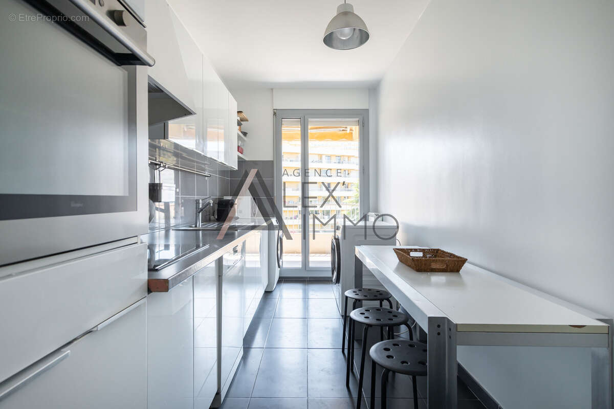 Appartement à MARSEILLE-5E