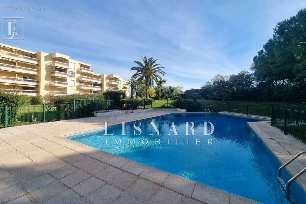 Appartement à VALLAURIS