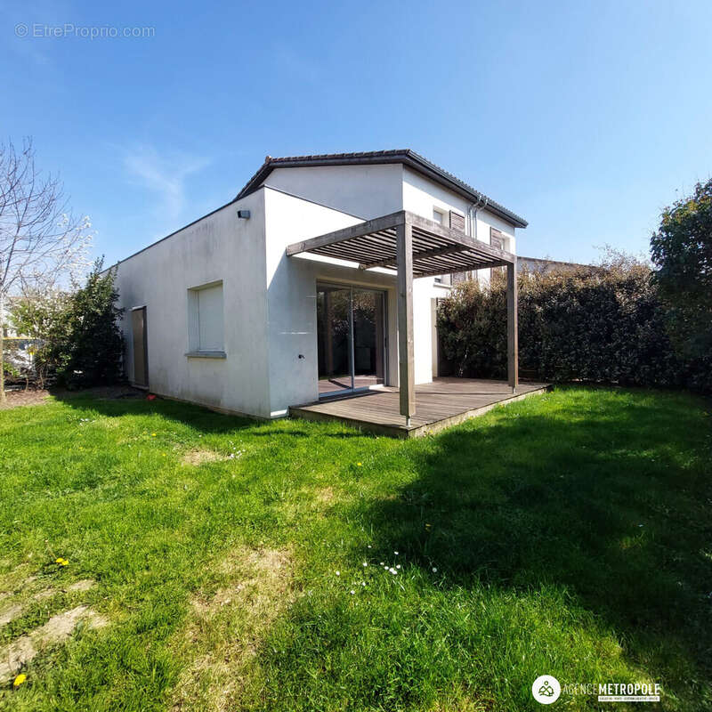 Maison à CASTELGINEST