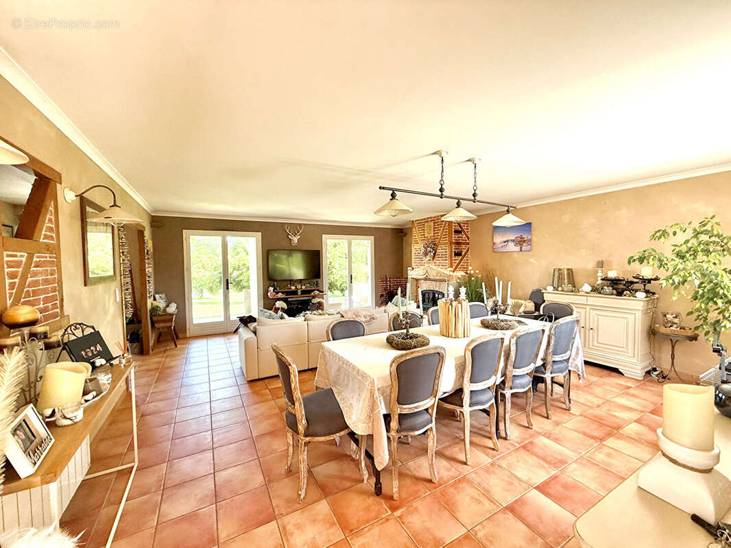 Maison à SAINT-DIDIER-SUR-CHALARONNE