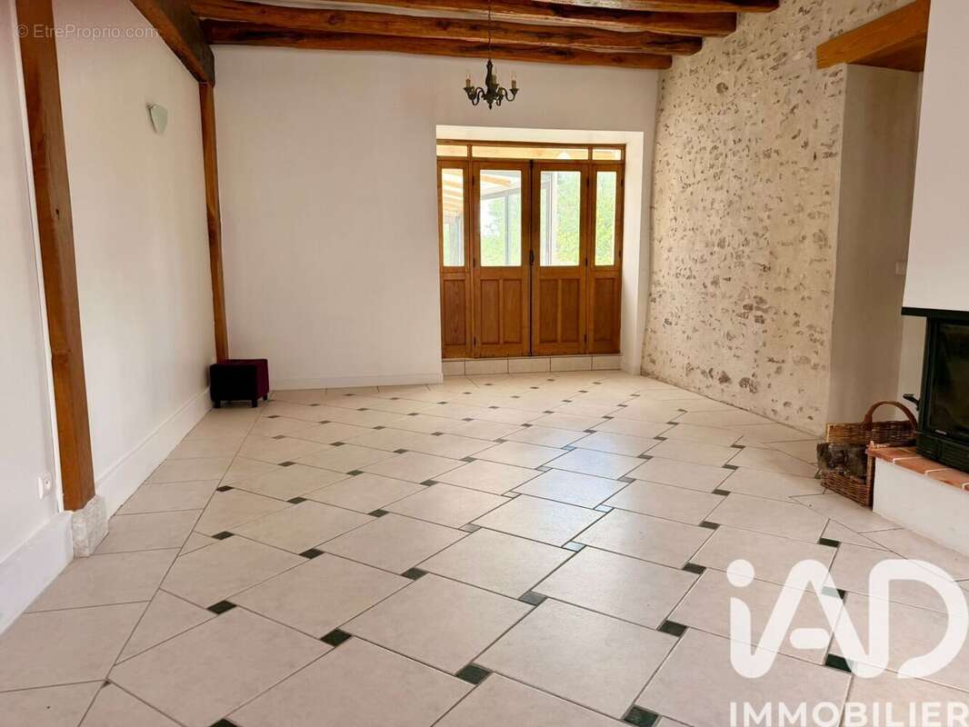Photo 2 - Maison à COURPALAY