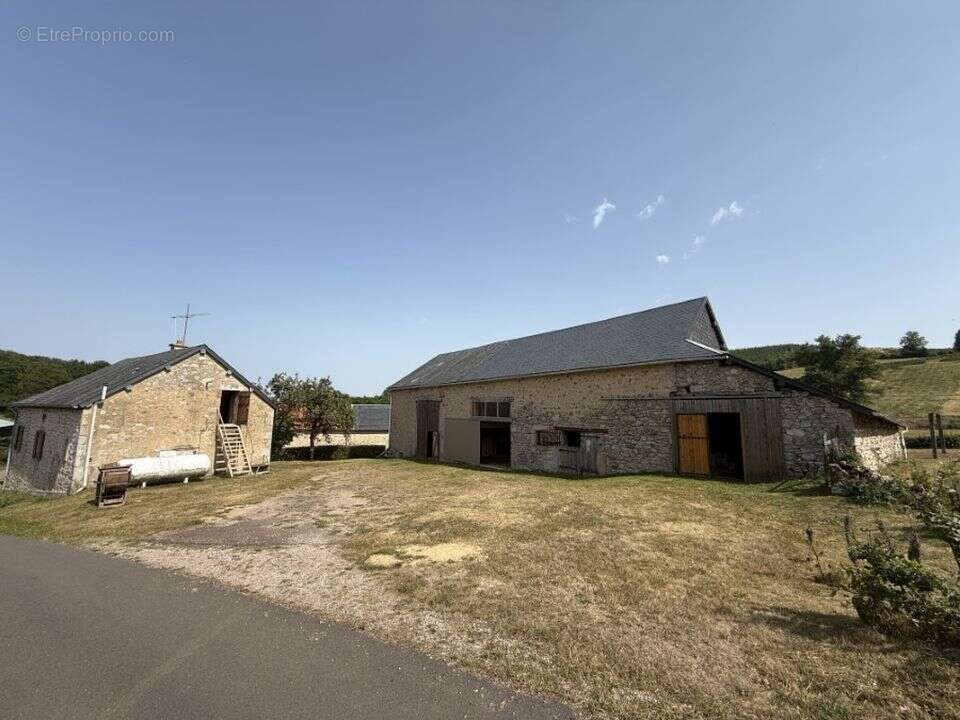 Maison à MONTSAUCHE-LES-SETTONS
